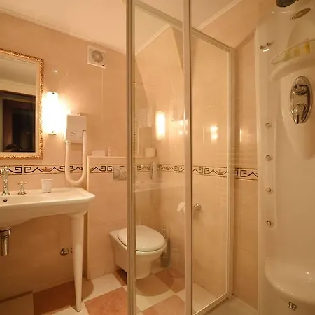 利奥波德一世加尼酒店