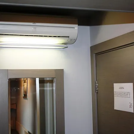 利奥波德一世加尼酒店 酒店 诺威萨