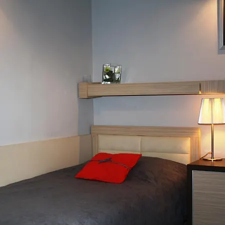 利奥波德一世加尼酒店 4* 诺威萨