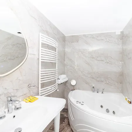 Garni Leopold I 4* Novi Sad