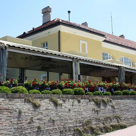 利奥波德一世加尼酒店 酒店