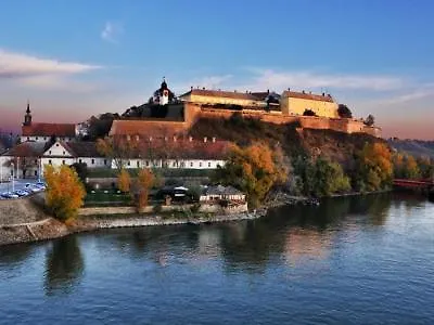 利奥波德一世加尼酒店 酒店