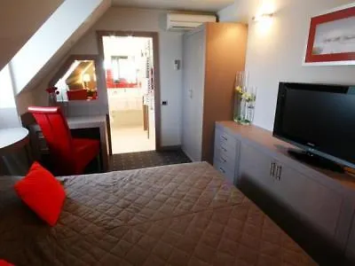 利奥波德一世加尼酒店 酒店 诺威萨