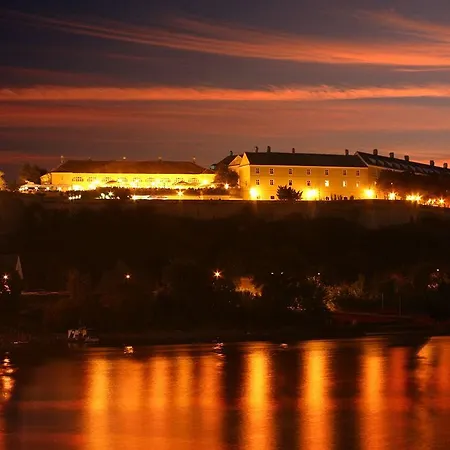 利奥波德一世加尼酒店 诺威萨