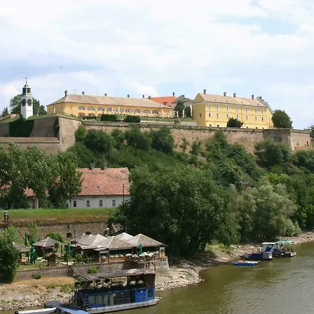Garni Leopold I Novi Sad