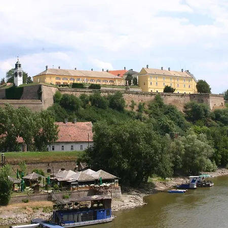 利奥波德一世加尼酒店 诺威萨